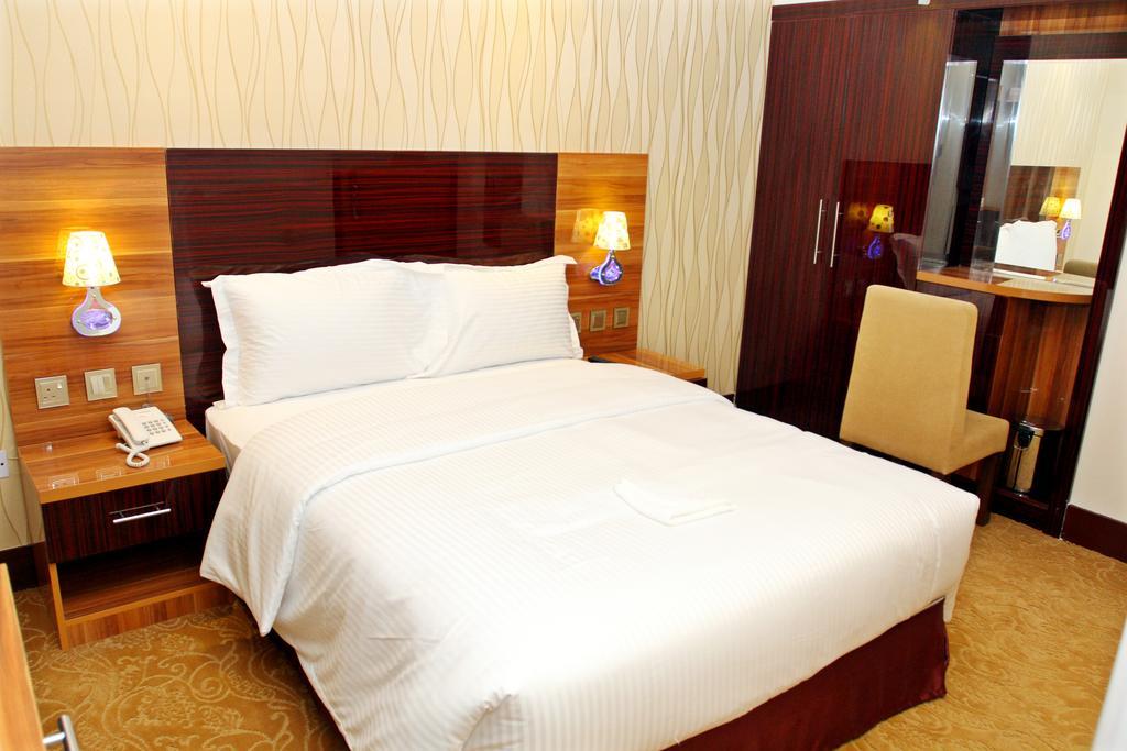 Fal Hotel L.L.C Dubai Ruang foto