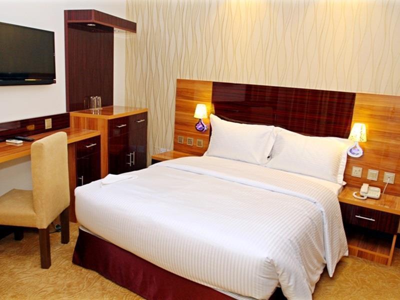 Fal Hotel L.L.C Dubai Bagian luar foto
